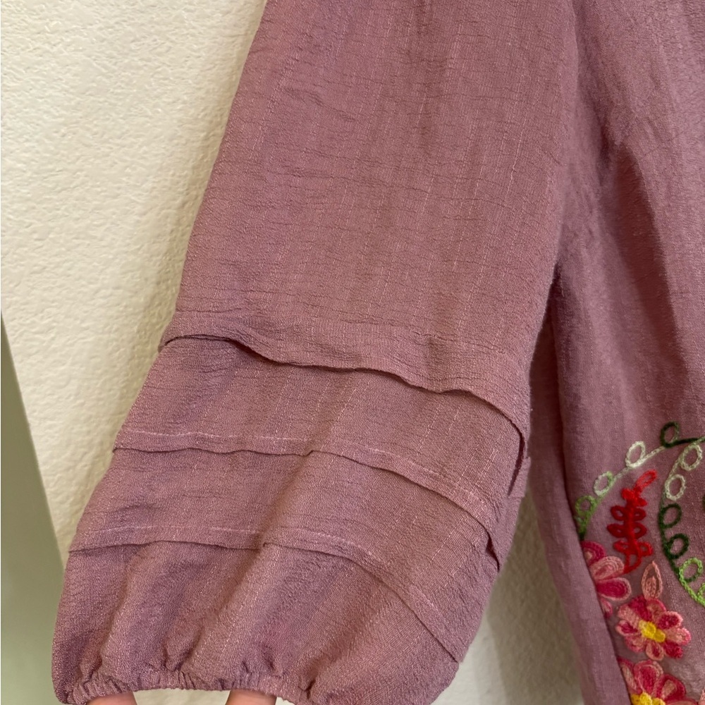 Fig & Flower Pink Embroidered Boho Blouse Large Anthropologie Style Pintuck Top - Picture 8 of 10
